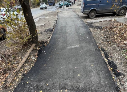 «Спасибо, что заметили»:  «Благоустройство» признало, что тротуар сделан плохо, но хорошо это объяснило