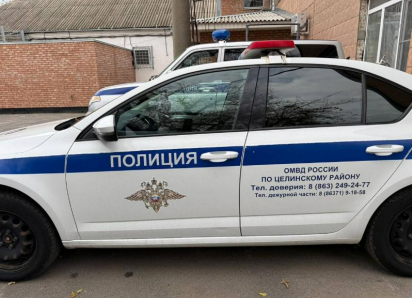 В Таганроге маршрутка на скорости влетела в машину с беременной женщиной и скрылась с места аварии