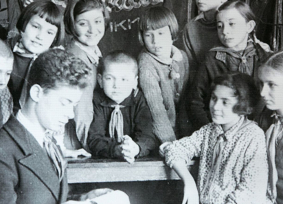 Из оккупированного Таганрога - на экскурсию в Москву