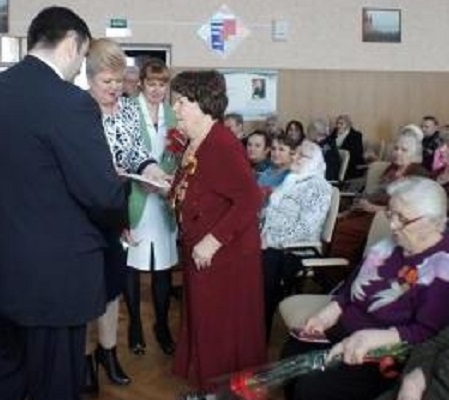 90-летний ветеран ВОВ получила поздравления от Владимира Путина и Василия Голубева