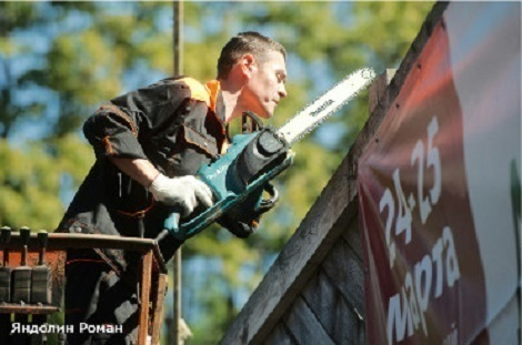 В Таганроге продолжается демонтаж самовольно установленных рекламных конструкций