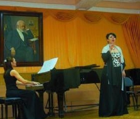 В Таганроге люди со слухом устроили вечер оперы
