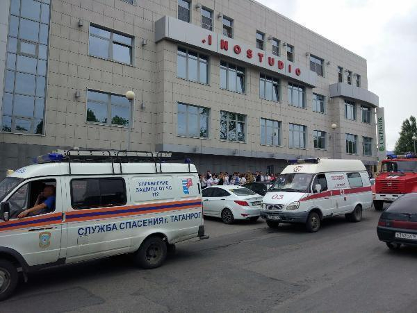 Офисное здание в центре Таганрога эвакуировали из-за угрозы взрыва