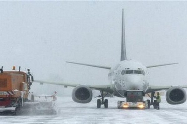 Аэропорт Ростова-на-Дону закрыт из-за снегопада