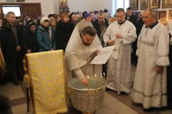 Богослужения пройдут в семи храмах Таганрога на Крещение
