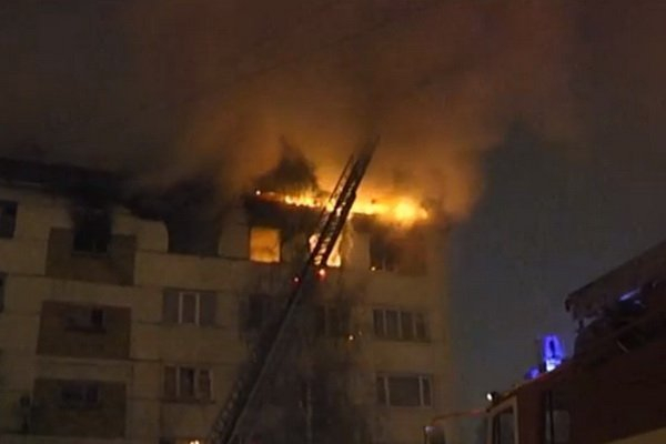Из-за нерадивой хозяйки в Таганроге из многоэтажки эвакуировали 34 человека