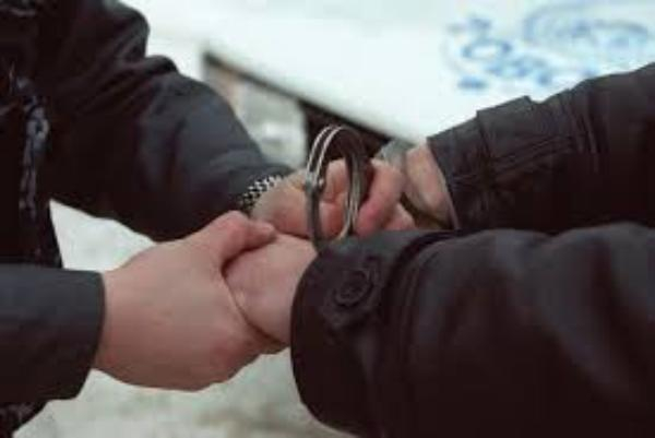 Лжеполицейский из Таганрога продавал наркотики в Ростове