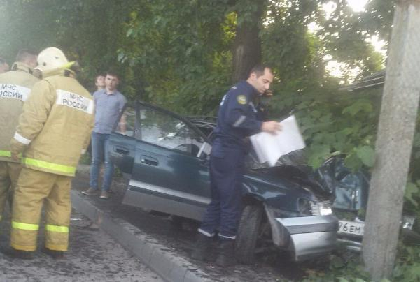 Авария с тремя пострадавшими произошла на оживленной магистрали Таганрога