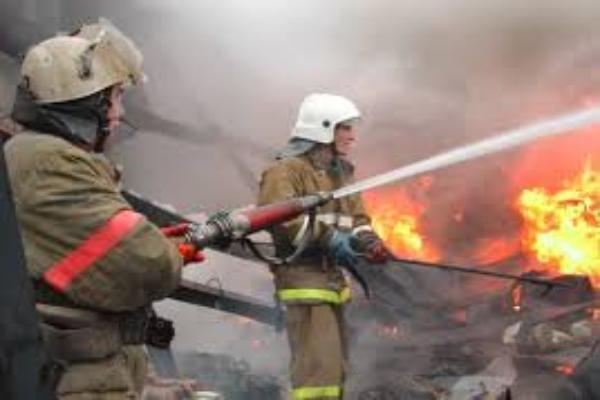 В Таганроге из огня спасли трех человек