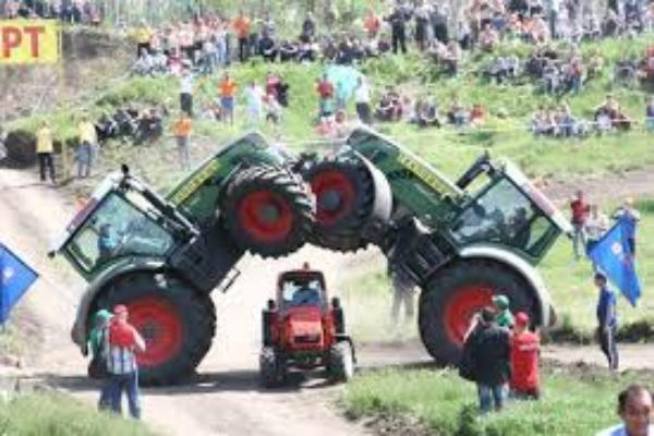 30 механизаторов страны примут участие в знаменитых гонках на тракторах