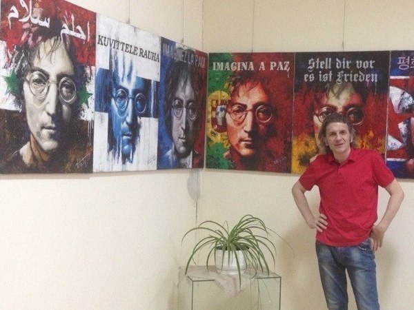 Выставка «Джон Леннон - человек мира» посетила Таганрог