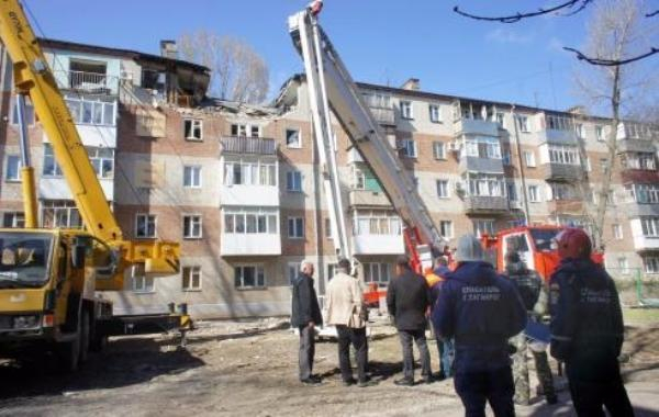 Строители приступили к восстановлению разрушенного взрывов многоэтажного дома в Таганроге