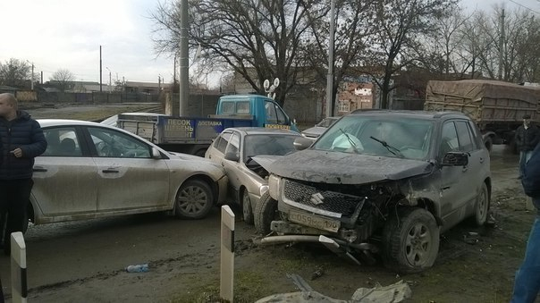 В Таганроге произошло тройное ДТП