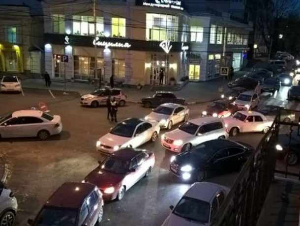 Движение транспорта на центральных улицах Таганрога заморозят из-за киносъемок