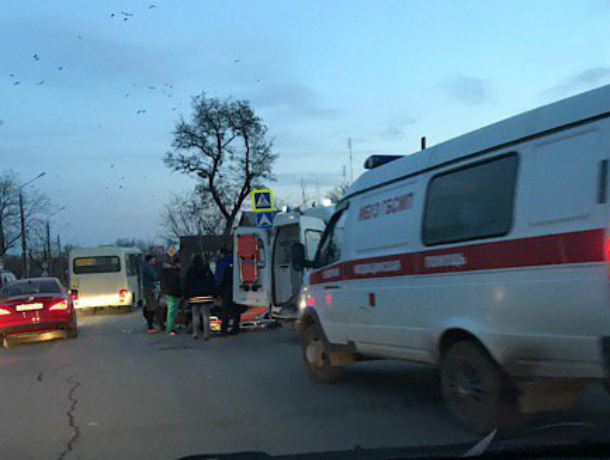 Скутер и  Hyundai Accent  не поделили дорогу в Таганроге