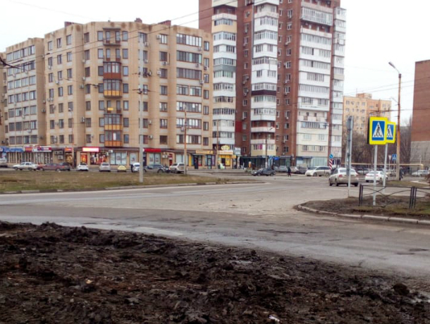 Пешеходный переход  под названием «Грязь помеси и бойся» есть в Таганроге