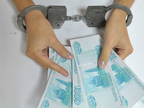 В Таганроге  дамочку, сидимую за  кражу и разбой, задержали за  мошенничество