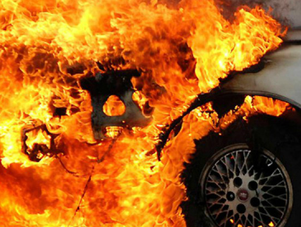 В Таганроге сгорели две иномарки