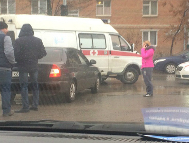 Скорая везла пациента в БСМП и попала в аварию в  Таганроге