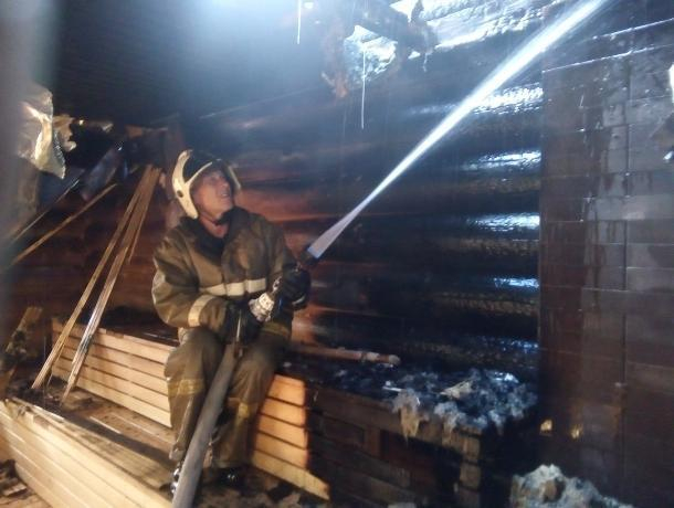 В Таганроге загорелась баня в развлекательном комплексе