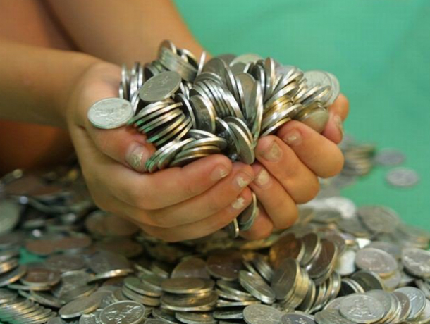 Таганрожцам предлагают избавиться от монет – обменять на банкноты и памятные дензнаки