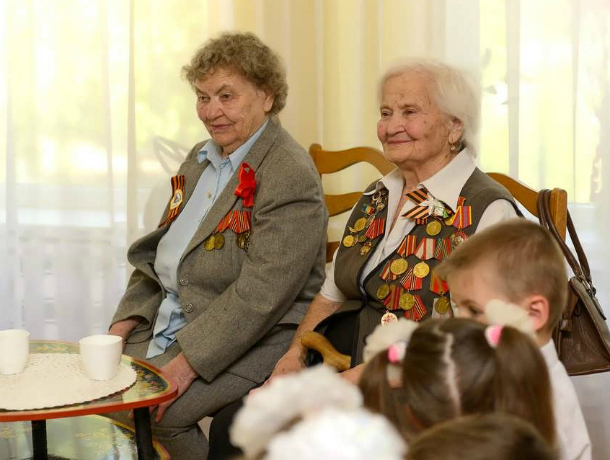 Ветераны войны были гостями в д/с №59 в Таганроге(фоторепортаж)