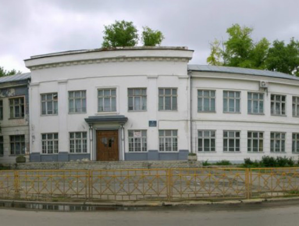 Фасад  гимназии имени Чехова станет красивым в Таганроге