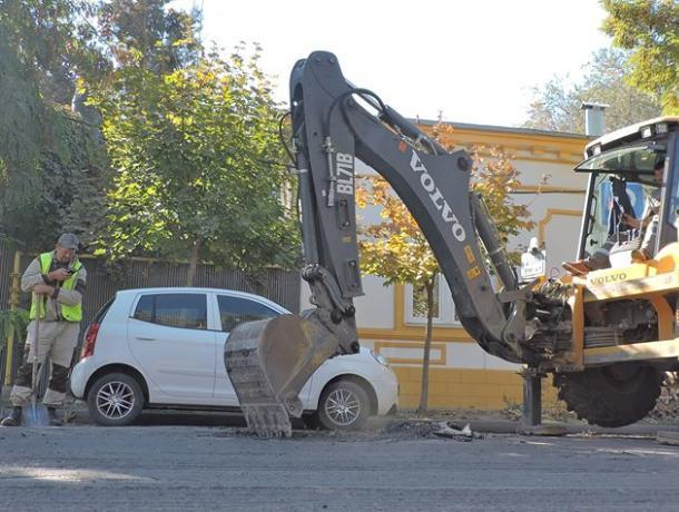 Бесконечные провалы, латки да заплатки: итоги состояния дорог в Таганроге в 2018 году