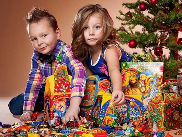 Не все дети получат подарки к Новому году от муниципального Деда Мороза