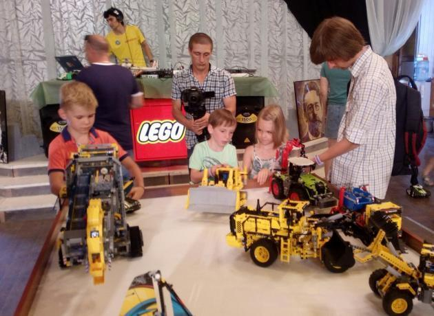 Масштабный фестиваль «Lego» в Таганроге впечатлил московских организаторов