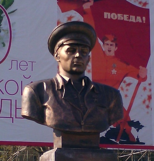В Таганроге появился памятник основателю ВДВ