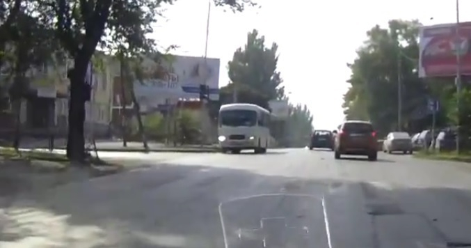 Водители Таганрогских маршруток продолжают гонять на желтый