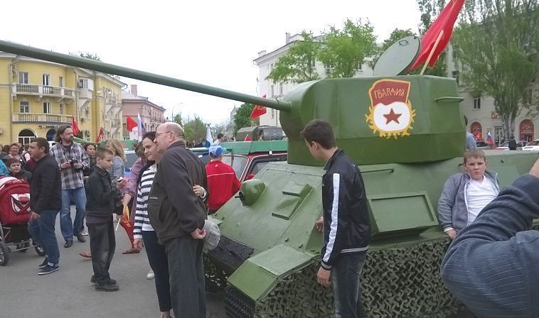 В Таганроге прошел смотр боевой техники, созданной руками умельцев