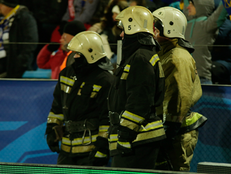 Пожарные Таганрога спасли трех человек из горящего дома