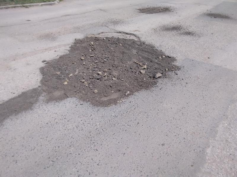 «Грязесмесь» или «латки до дождя» – таков ремонт дорог в Таганроге