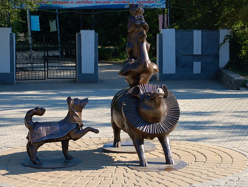 В Международный день собак вспомним, как появился в Таганроге памятник Каштанке