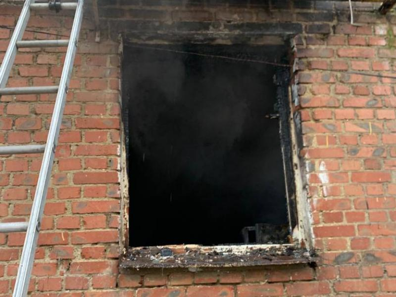 «Дети влазили в окно, чтобы посмотреть на труп» - таганроженка была шокирована реакцией на пожар