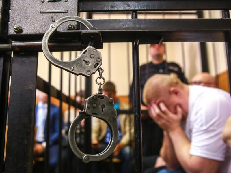 «Украл, выпил - в тюрьму»: таганрожца, укравшего бутылку дорогого алкоголя, осудили