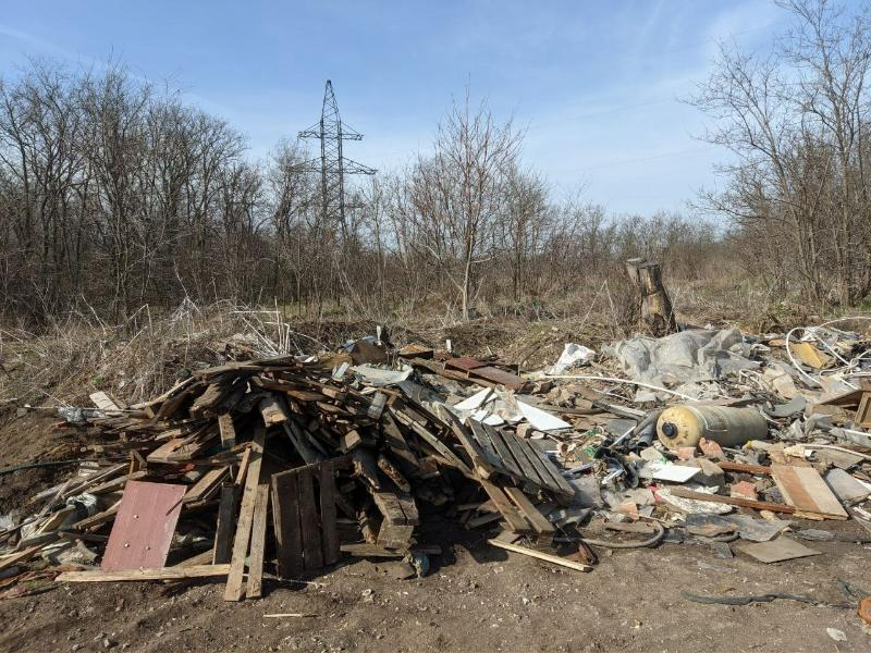 Проблема несанкционированных свалок в Таганроге продолжается