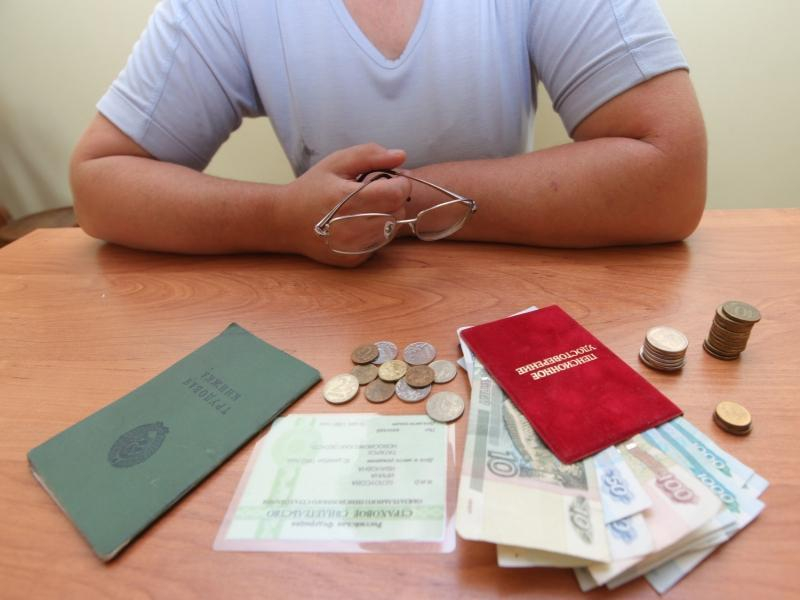 Работающим таганрогским пенсионером не стоит ждать положенной индексации средств