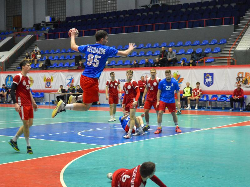 Гандбол в Таганроге: игра молодёжных команд разочаровала местных болельщиков