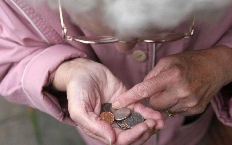 Таганрогские пенсионеры могут остаться без денег