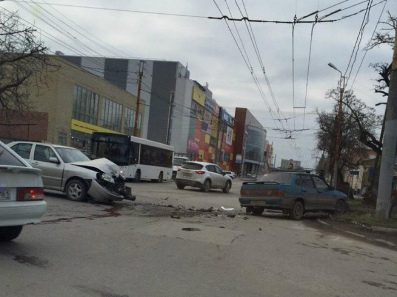 Вечно актуальная тема в Таганроге - это  дороги