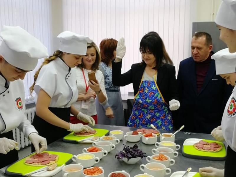 В Таганрогской спецшколе приготовили торты по рецепту семьи Чеховых