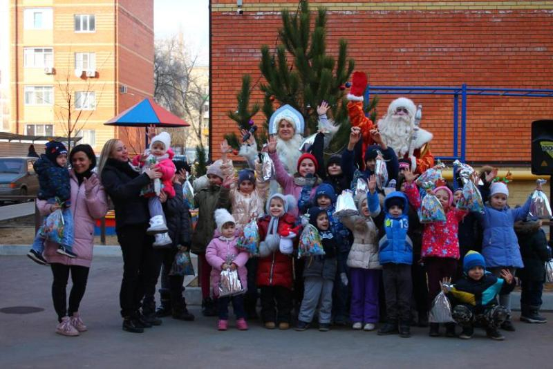 УК «Сервис Строй» организовала новогоднее представление для детей
