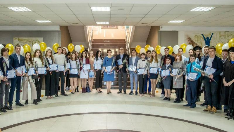 Таганрогские студенты были награждены в Татьянин день