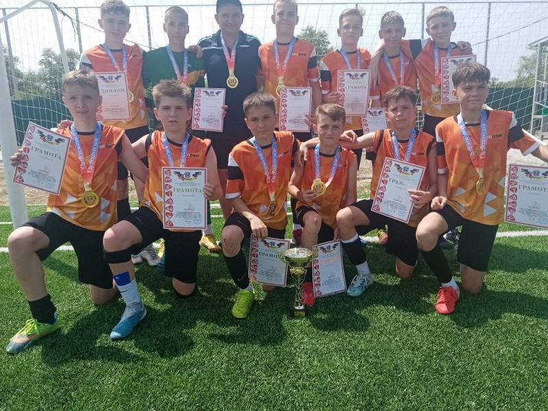 Юные таганрогские футболисты стали победителями региональных соревнований