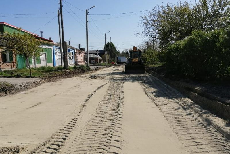 В Таганроге дополнительно отремонтируют еще одну автодорогу