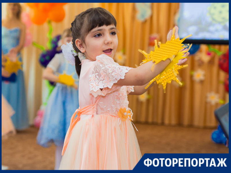 Яркий и веселый праздник для детей прошел в социальном приюте Таганрога