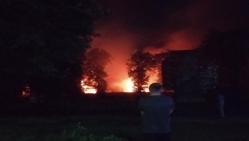 В Таганроге горел и полыхал  большой склад